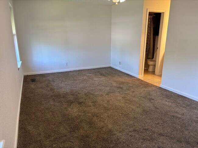 Building Photo - 36th street property