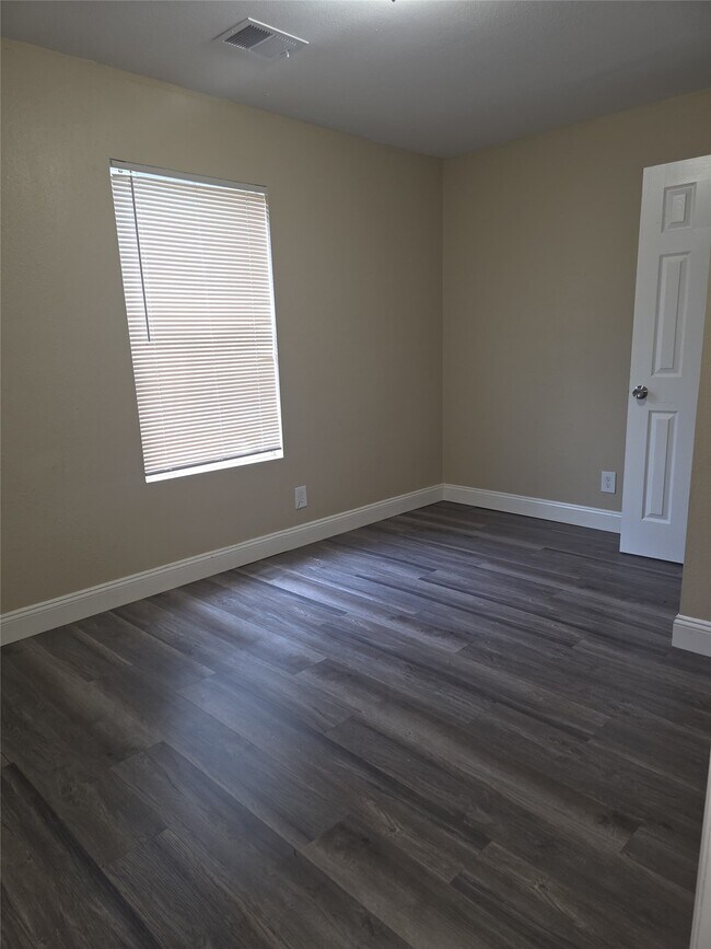 Building Photo - 12411 Urban Dale Ct