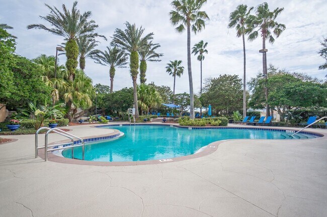 Building Photo - NEWLY UPDATED 2 bedroom 2 bath condo for rent in Bermuda Dunes