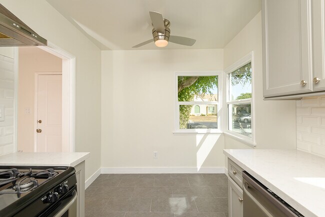 Building Photo - 1517 S Orange Grove Ave