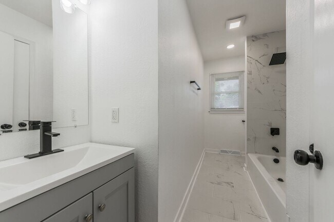 Building Photo - 2508 NW 86th St