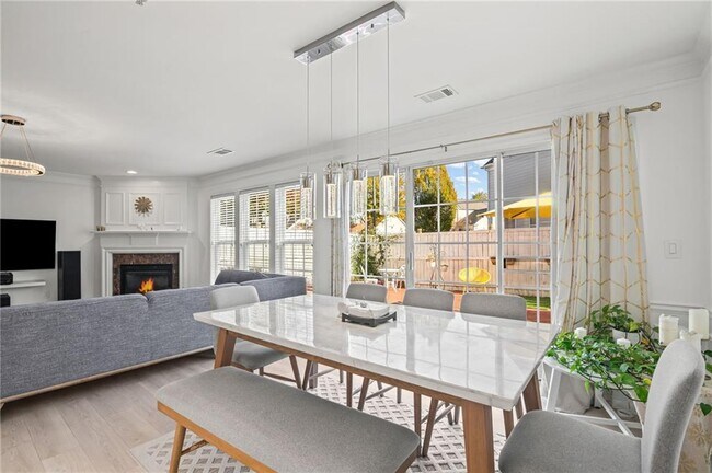 Building Photo - 266 Balaban Cir