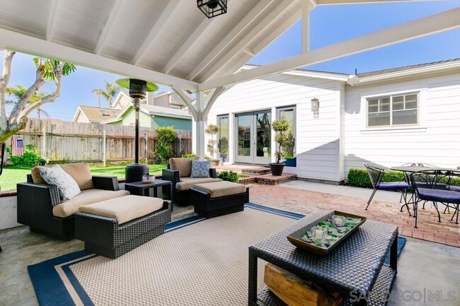 Building Photo - 455 J Ave