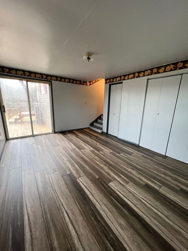 Building Photo - 2546 W Shoff