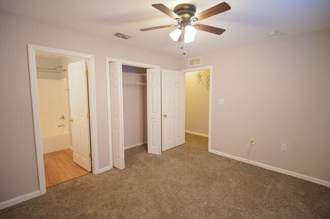 Building Photo - 2740 W Tharpe St