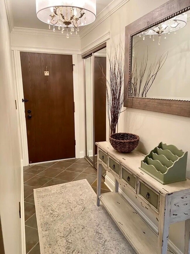 Building Photo - Beautiful 2-bedroom & 2-Bathroom Condo in ...