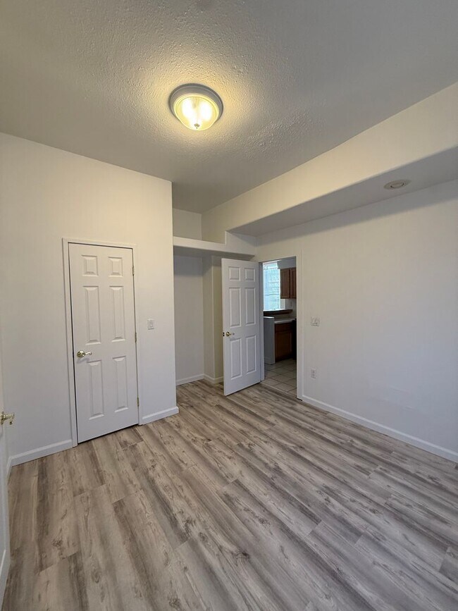 Building Photo - 1334 N Downing St