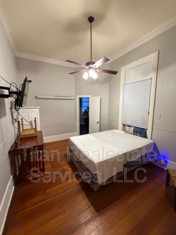 Building Photo - 218 W St Peter St