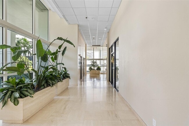Building Photo - 400 N Flagler Dr