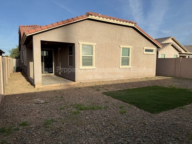 Building Photo - 36812 Yellowstone Dr
