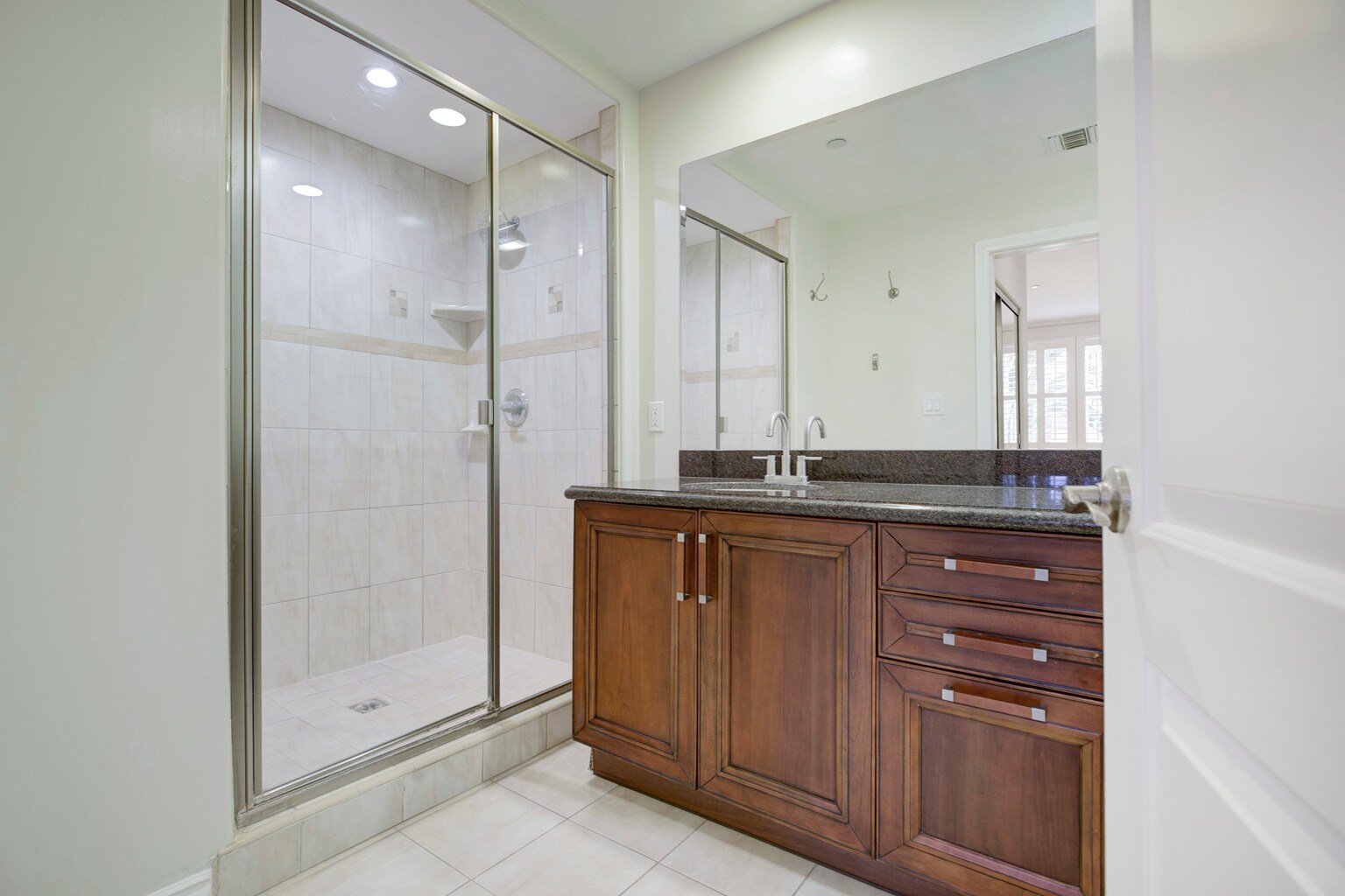 Building Photo - 556 E Palm Ave