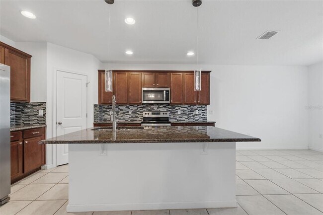 Building Photo - 836 Cambridge Dr