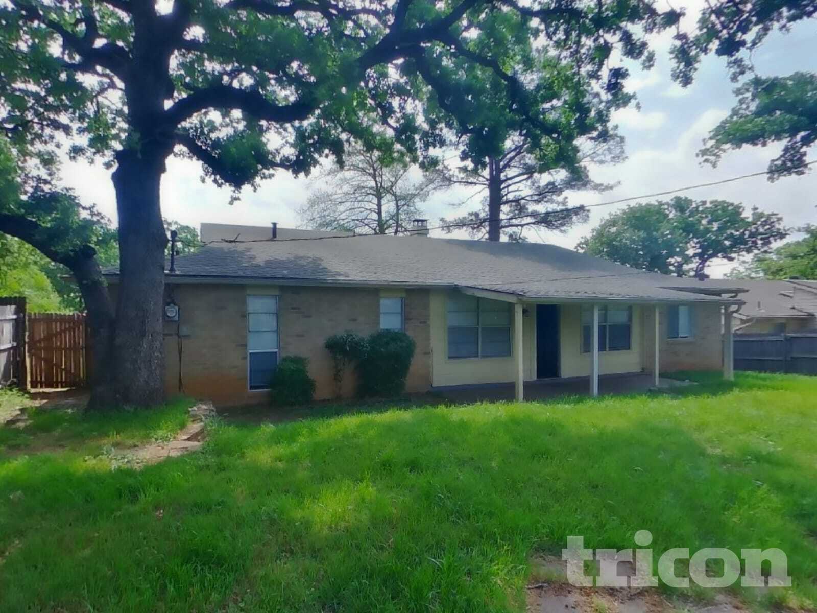 Building Photo - 2710 Jewell Dr