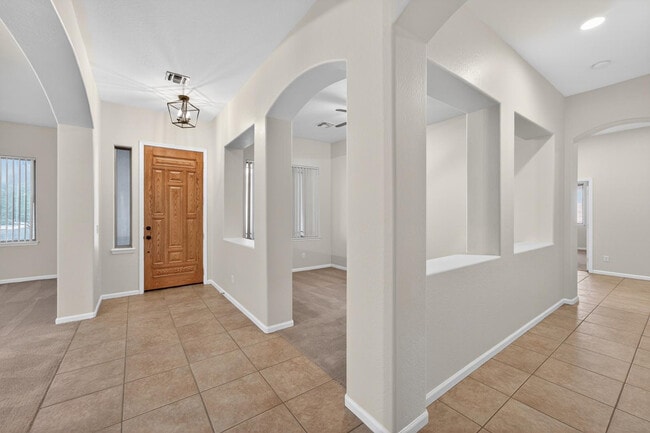 Building Photo - 4385 S Crosscreek Dr