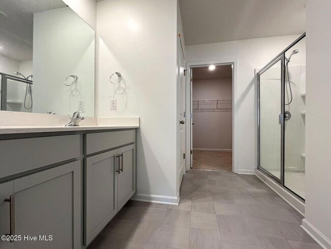 Building Photo - 275 Roberts Pl