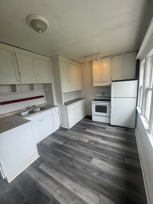 Building Photo - All-Inclusive 3BR For Rent!