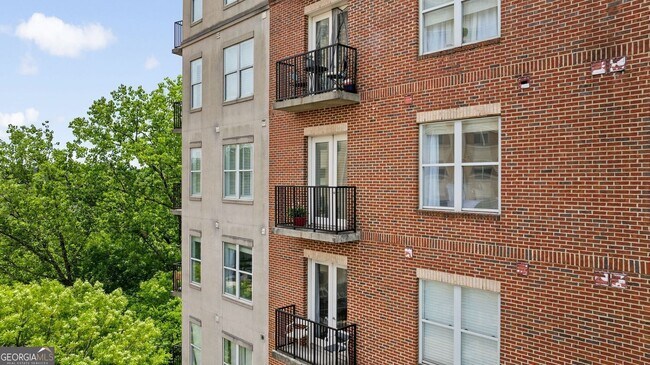 Building Photo - 2277 Peachtree Rd NE