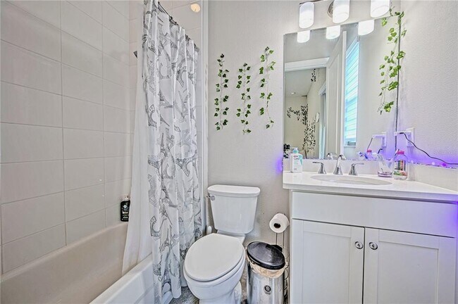 Building Photo - 9045 Bernini Pl