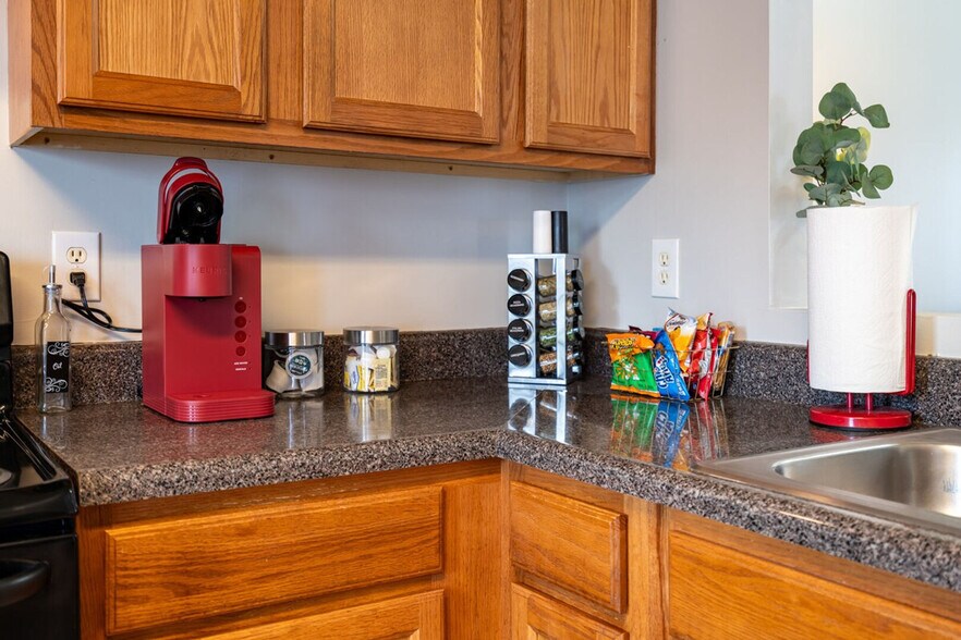 Building Photo - 106 Middlebrook Dr