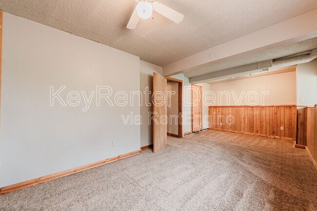 Building Photo - 1498 S Bahama St