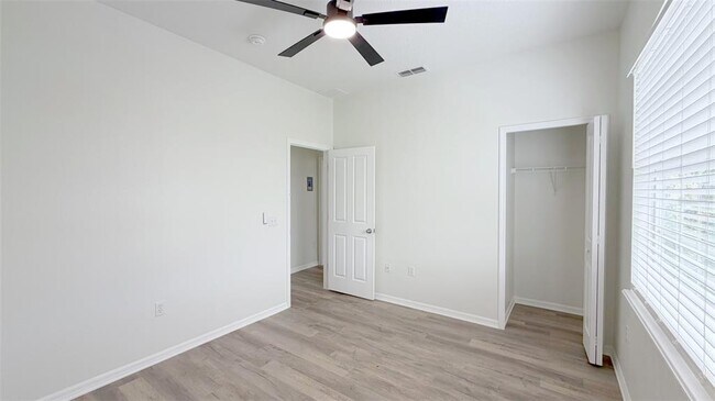 Building Photo - 203 Madison Cir