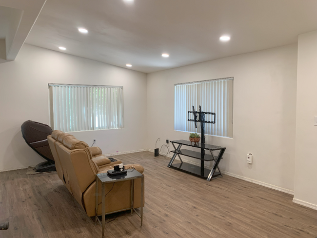 Building Photo - 685 Ocotillo Cir