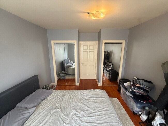 Building Photo - 433 2nd St