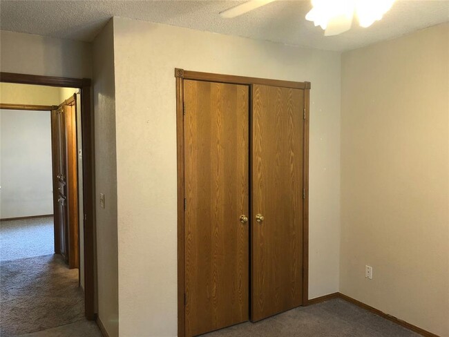 Building Photo - 529 Fire Light Dr