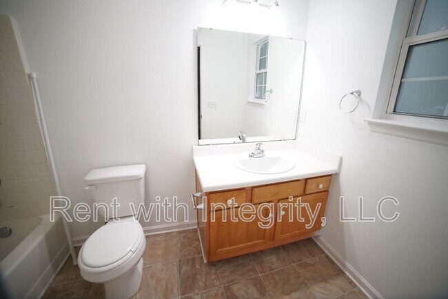 Building Photo - 1272 Cross Creek Cir