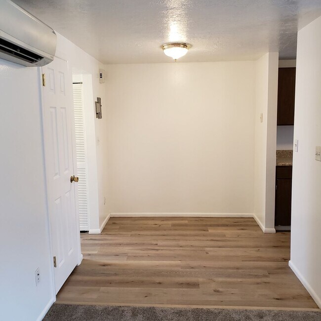 Building Photo - 1 B/ 1B Pet Friendly Apartment South of BYU
