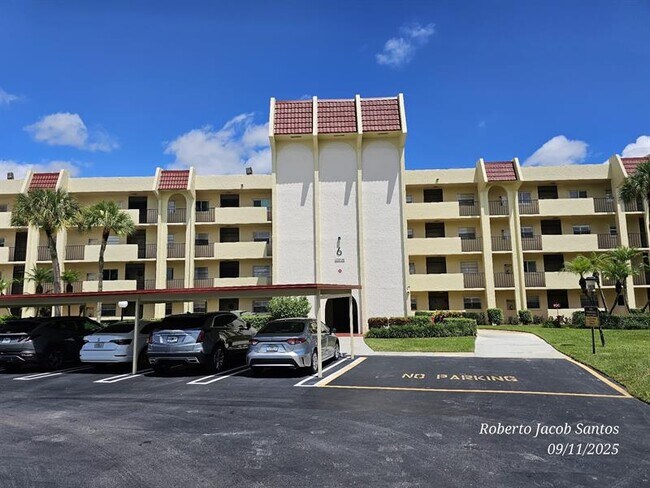 Building Photo - 23305 Barwood Ln N