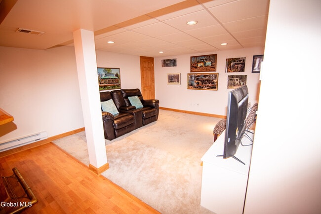 Building Photo - 15 Longwood Dr