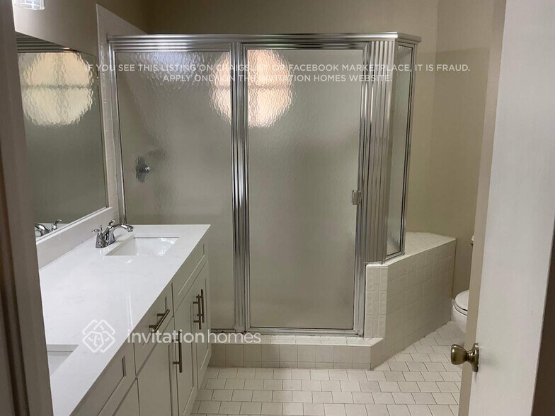 Building Photo - 8931 Lake Park Cir N