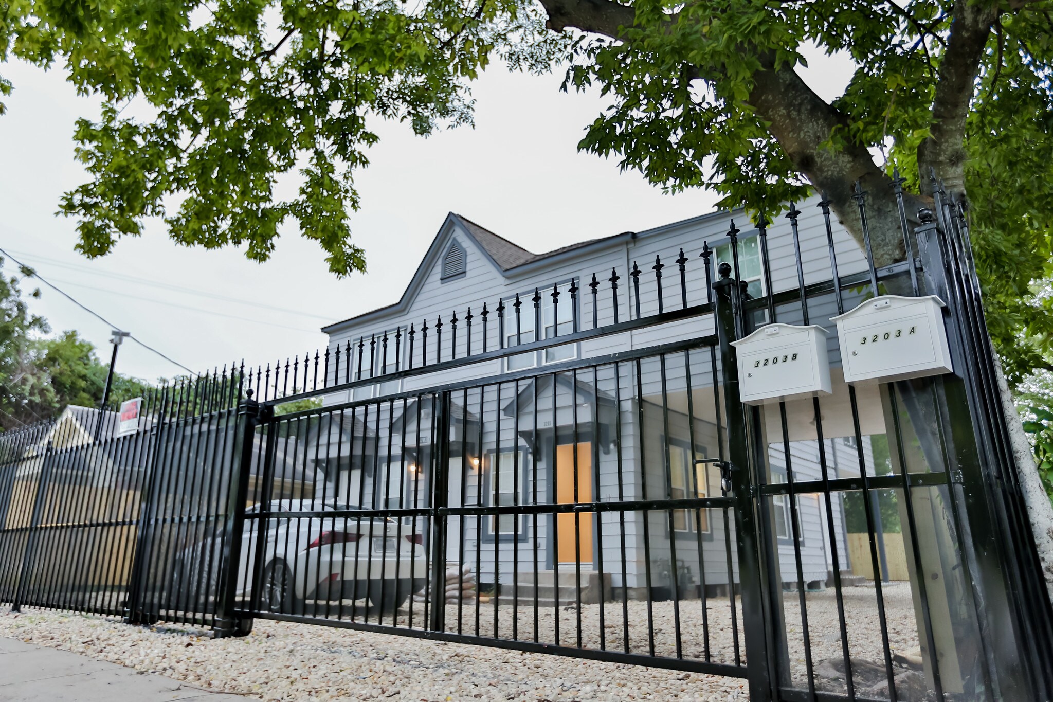 Building Photo - 3203 Elgin St