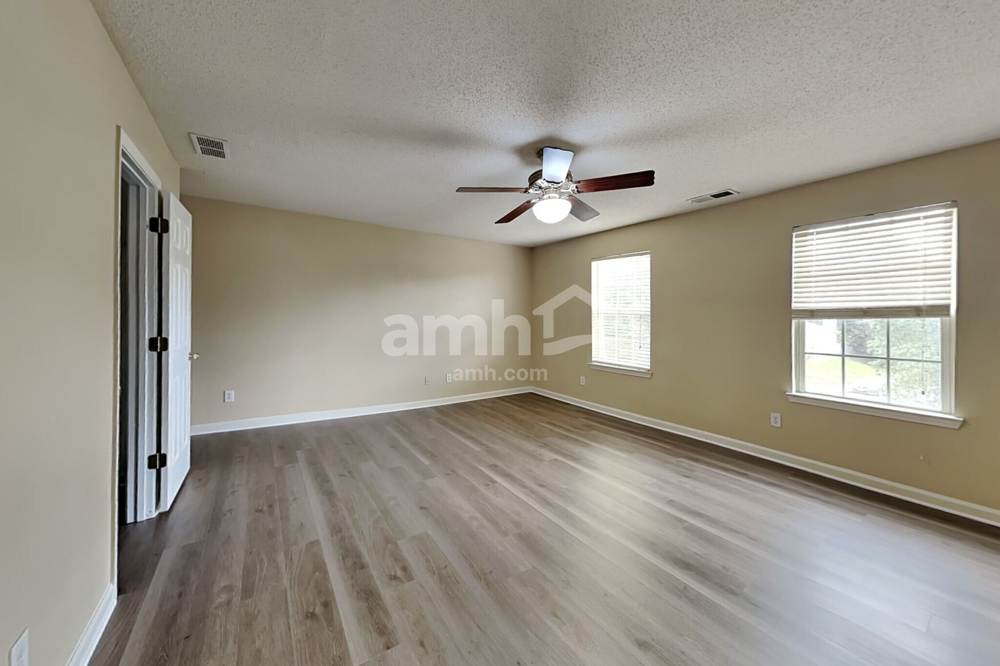Building Photo - 1610 Thornwick Ter