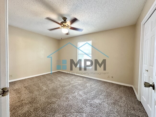 Building Photo - 1804 Woodhaven Dr