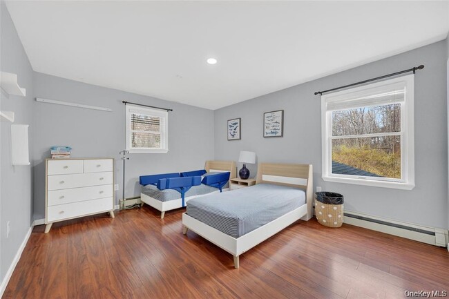 Building Photo - 155 Roselawn Rd