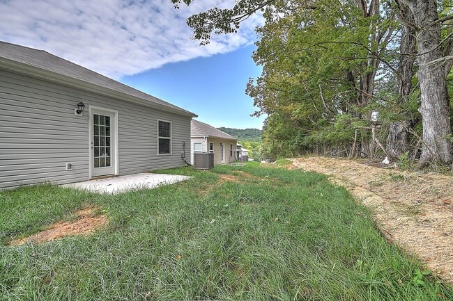 Building Photo - 416 Arrowhead Dr