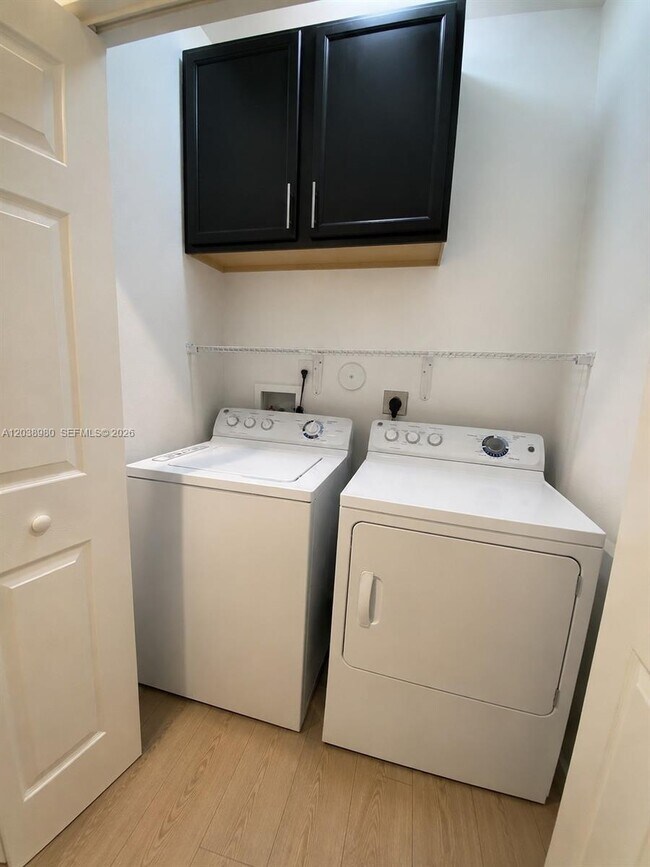Building Photo - 11725 SW 150th Pl