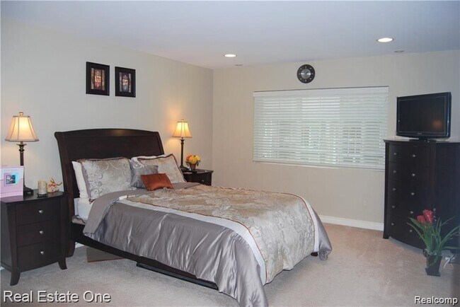 Building Photo - 1113 N Old Woodward Ave