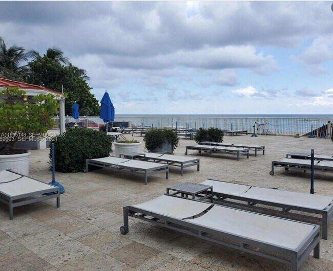 Building Photo - 19201 Collins Ave