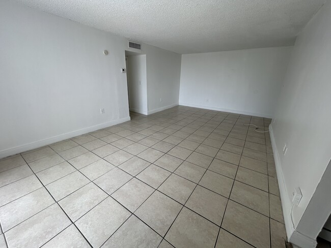 Building Photo - 488 NW 165th St