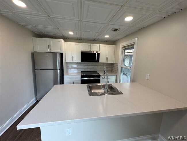 Building Photo - 2 Agassiz Cir