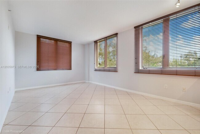Building Photo - 2630 SW 28th St