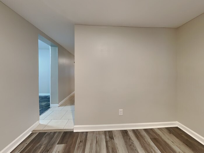 Building Photo - 7047 Sonora Dr N