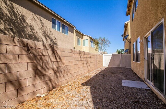 Building Photo - 3925 Meadow Foxtail Dr