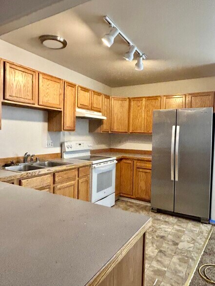 Building Photo - 2524 Azurite Ct
