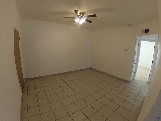 Building Photo - 305 N Almendra St