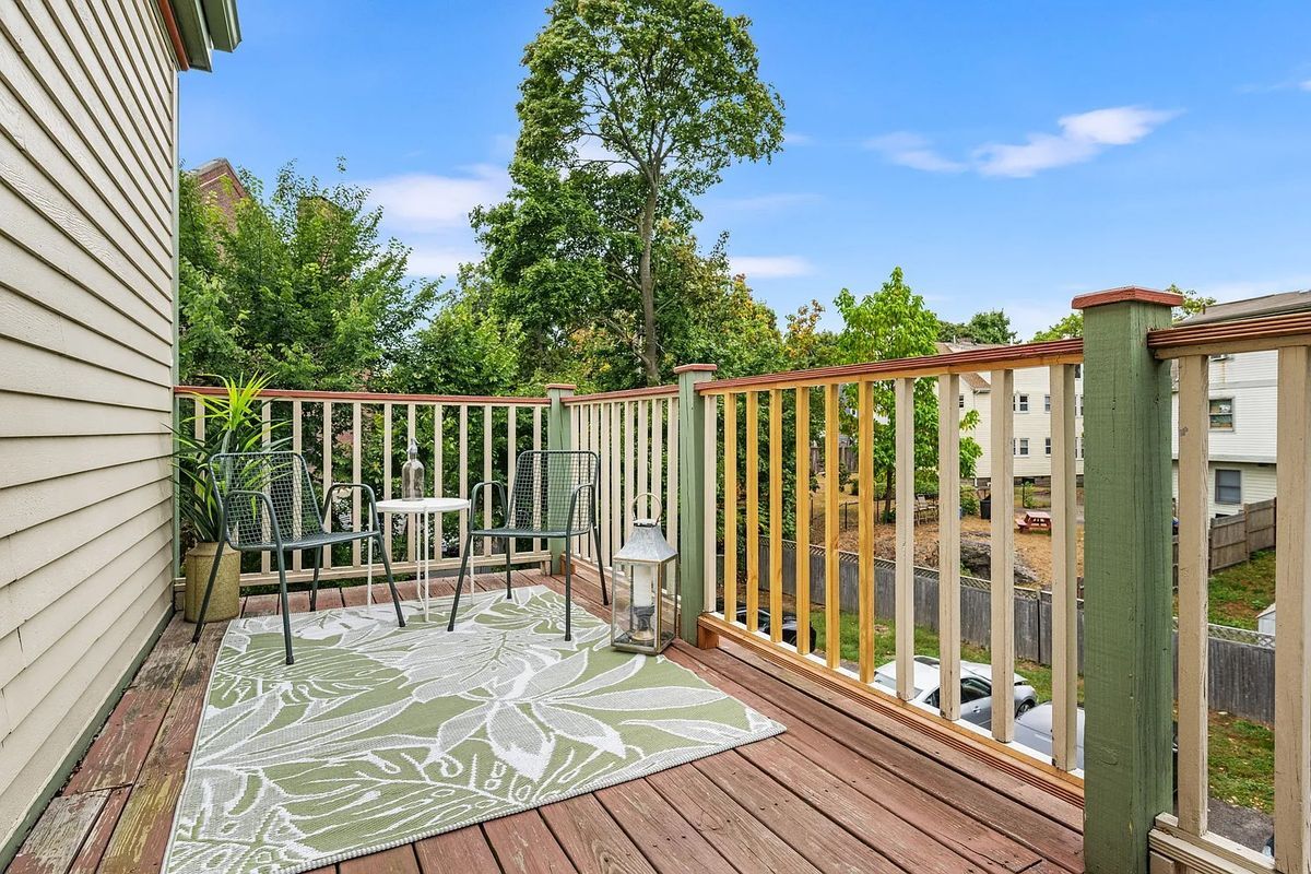 Building Photo - 49 Cedar St