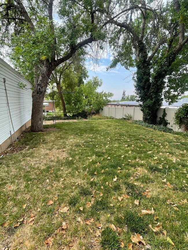 Building Photo - Spacious 5 Bedroom House in Salt Lake